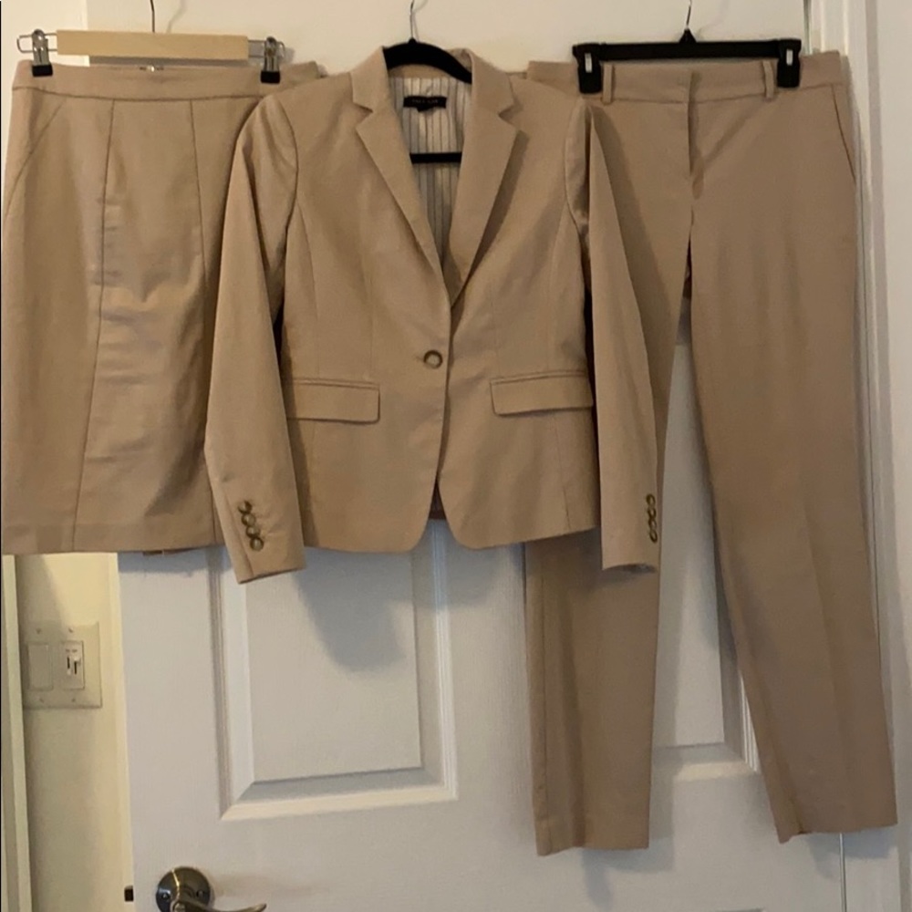 ✂️Ann Taylor Beige Suit Set